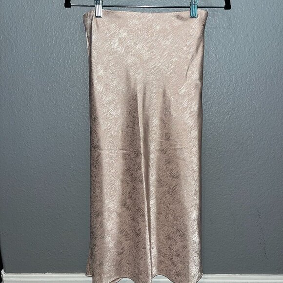 LE LIS Collection Feminine Bias Cut Midi Skirt - Blush Pink - EUC - Size Small - Picture 1 of 7